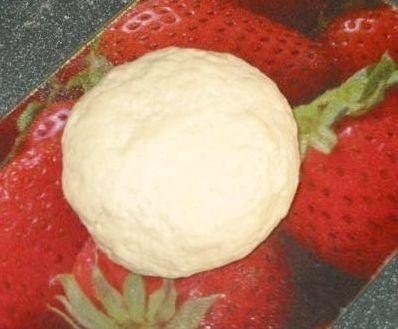 Пирог-сметанник с ягодами 