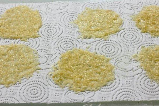 Криспы из сыра Пармезан