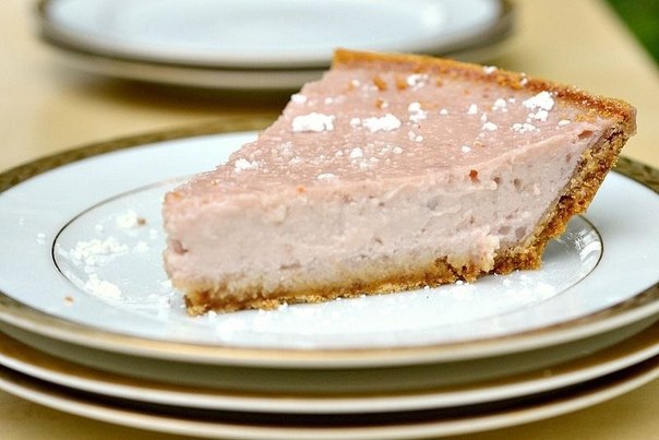 Пирог с начинкой из йогурта