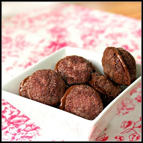 Шоколадно-ореховое печенье «Поцелуй»