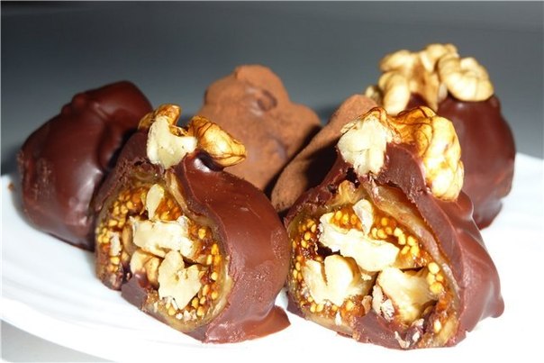 Домашние конфеты-трюфели из инжира с орехами