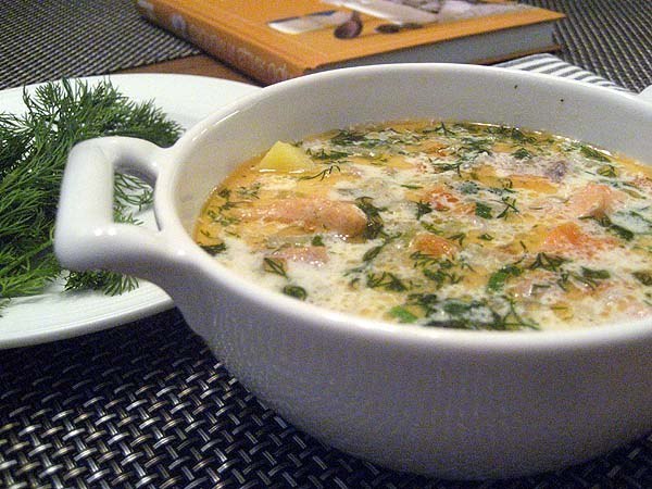 Финский рыбный суп с копченой семгой