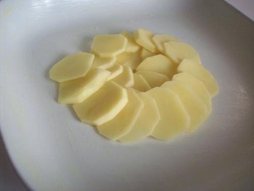 Запеченный под сыром картофель «Дофине»