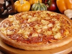 Легкий рецепт сочной пиццы с ветчиной и яблоками