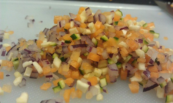 Креветки в томатном соусе с овощным бренуазом, на подушке из риса от Двинского Виктора