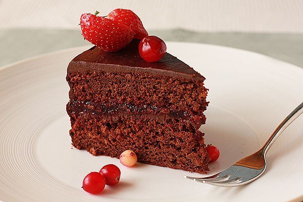 Шоколадно-клюквенный торт