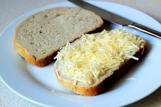 Хрустящий сэндвич с сыром и перцем чили 